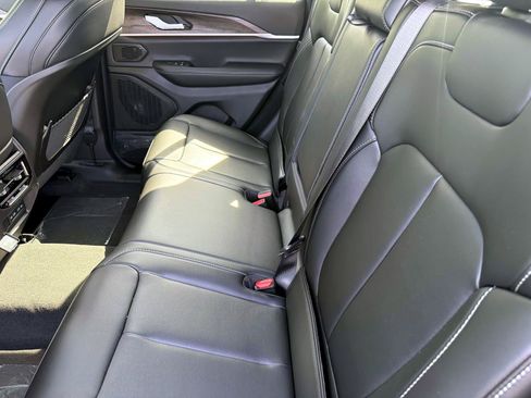 New 2027 Jeep Grand Cherokee Limited AWD/4WD image 12