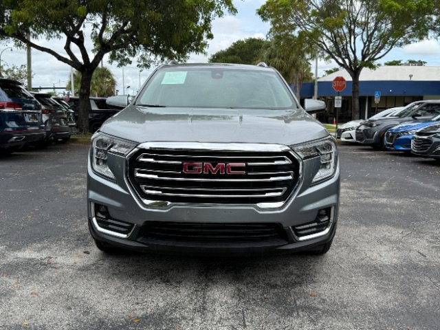 Used 2024 GMC Terrain SLT AWD/4WD image 2