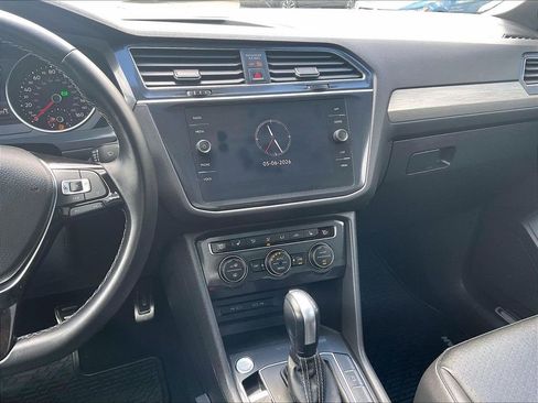 Certified 2021 Volkswagen Tiguan SE R-Line AWD/4WD image 18