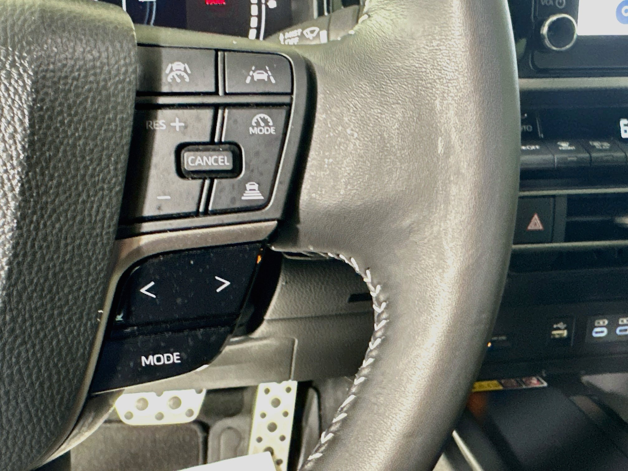 Used 2025 Toyota Camry SE FWD image 17