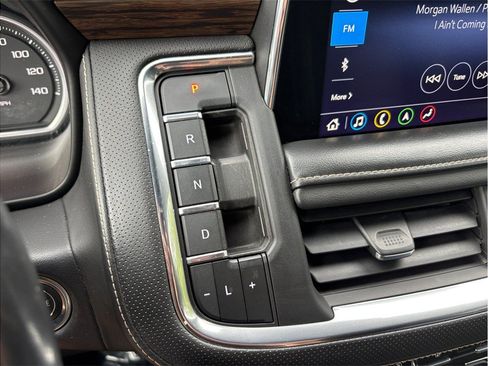 Used 2021 Chevrolet Suburban Premier RWD image 39