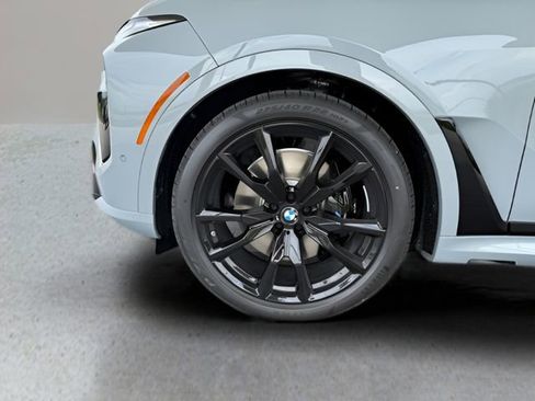 Used 2026 BMW X7 xDrive40i w/ M Sport Package image 13