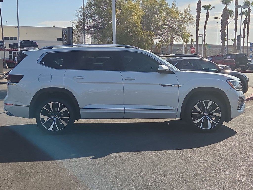 Used 2024 Volkswagen Atlas SEL Premium R-Line AWD/4WD image 7