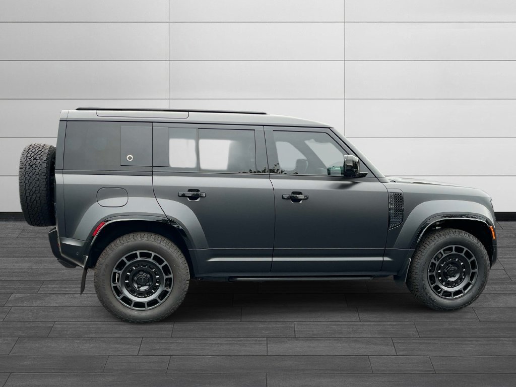 Certified 2026 Land Rover Defender 110 OCTA AWD/4WD image 6