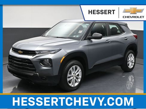 Used 2022 Chevrolet TrailBlazer LS w/ LPO, Blackout Package AWD/4WD image 1