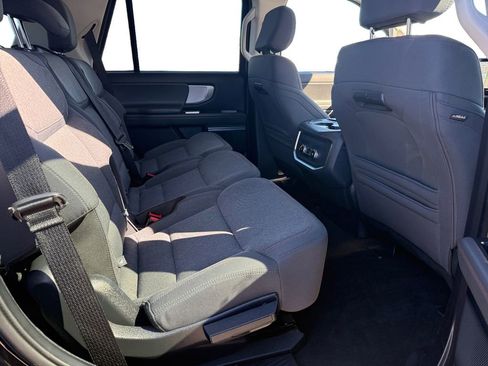 Used 2025 Ford Expedition Active image 24