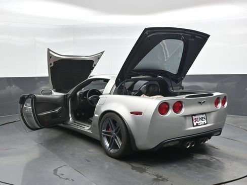 Used 2007 Chevrolet Corvette Z06 w/ Preferred Equipment Group RWD image 47