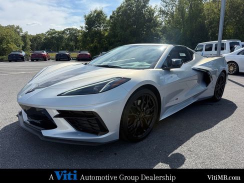 Used 2023 Chevrolet Corvette Stingray Premium Cpe w/ Z51 Performance Package image 2