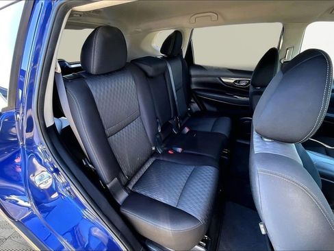 Used 2019 Nissan Rogue SV image 27