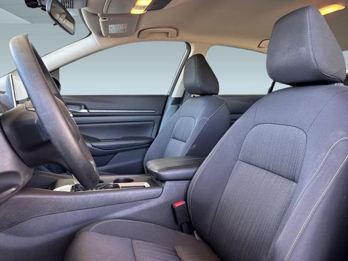 Used 2025 Nissan Altima 2.5 SV FWD image 5
