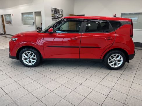 Used 2022 Kia Soul S image 10