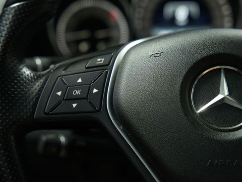 Used 2014 Mercedes-Benz E 250 BlueTEC Sedan image 39