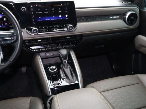 Used 2024 Chevrolet Colorado ZR2 w/ ZR2 Convenience Package III image 14