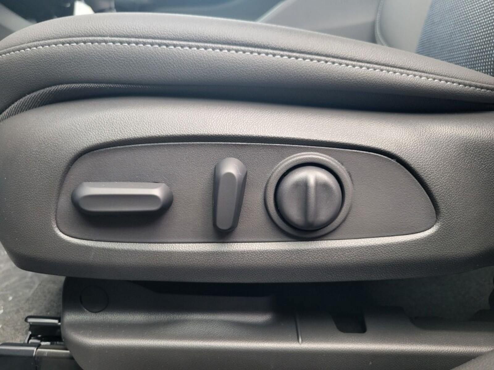 New 2026 Buick Envista Sport Touring w/ Convenience I Package FWD image 9