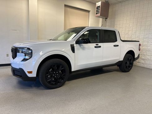 New 2025 Ford Maverick XLT w/ XLT Luxury Package image 13