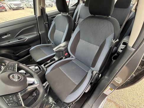 Used 2025 Nissan Versa SV FWD image 34