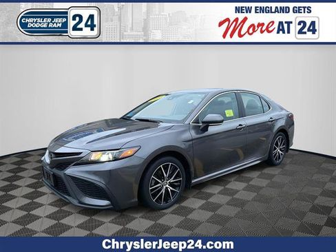 Used 2023 Toyota Camry SE image 1