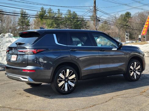 New 2026 Mitsubishi Outlander SE image 5