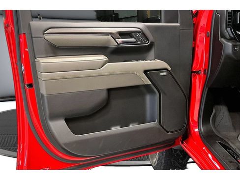 Used 2024 Chevrolet Silverado 2500 ZR2 w/ Technology Package AWD/4WD image 32