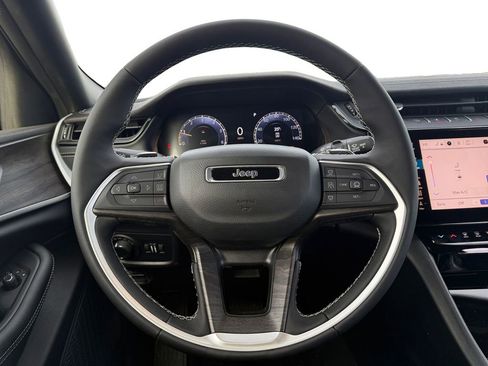 New 2026 Jeep Grand Cherokee Altitude image 12