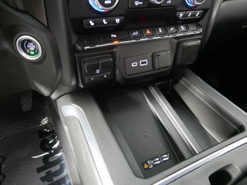 Certified 2022 GMC Sierra 2500 AT4 w/ AT4 Preferred Package AWD/4WD image 29