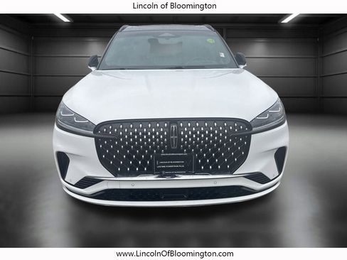 Certified 2025 Lincoln Aviator Black Label image 11