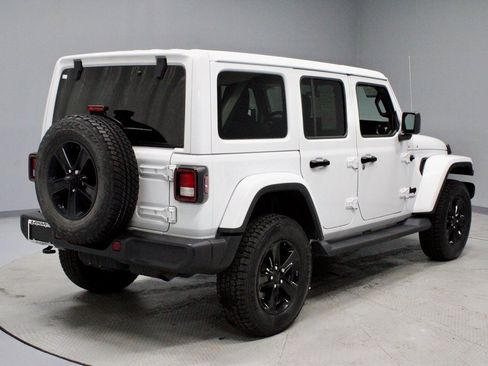 Used 2021 Jeep Wrangler Unlimited Sahara image 10