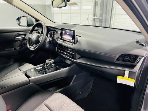 New 2026 Nissan Rogue SV FWD image 28