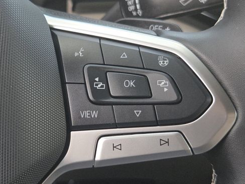 Used 2025 Volkswagen Atlas SE image 8