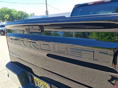 Used 2022 Chevrolet Silverado 1500 LT AWD/4WD image 35