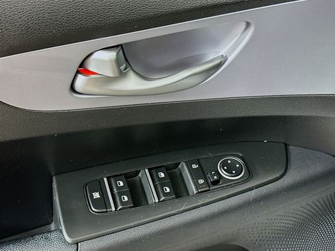 Used 2022 Kia Forte LXS FWD image 15
