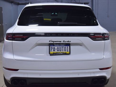 Used 2023 Porsche Cayenne Turbo w/ Premium Package Plus image 9