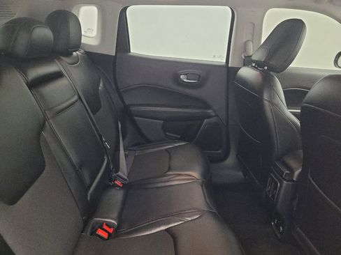 Used 2018 Jeep Compass Latitude w/ Popular Equipment Group FWD image 19