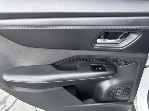 Certified 2023 Nissan Ariya FWD image 10