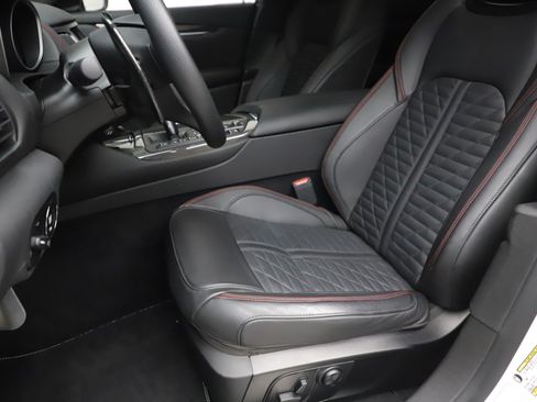 Used 2019 Maserati Levante Trofeo AWD/4WD image 14