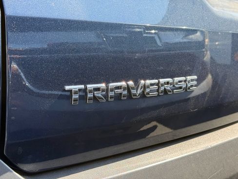 Used 2023 Chevrolet Traverse LT FWD image 17