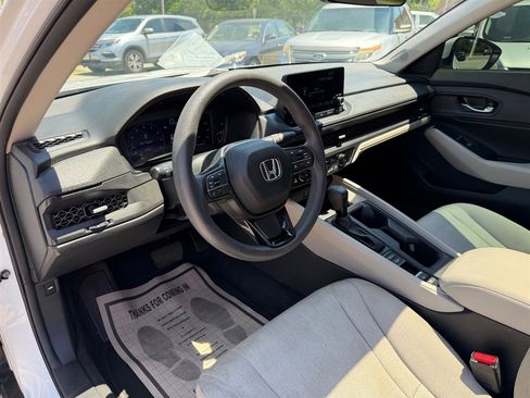 Used 2023 Honda Accord EX image 16