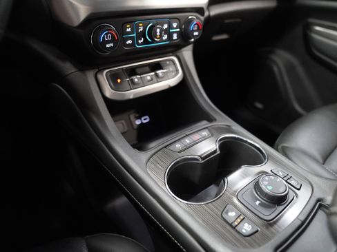Used 2023 GMC Acadia SLT w/ Technology Package AWD/4WD image 30