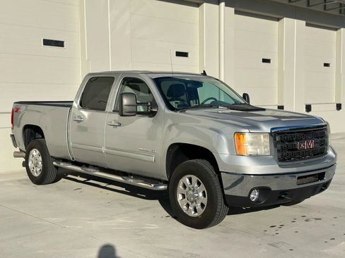 Used 2011 GMC Sierra 2500 SLT w/ SLT Convenience Package image 7