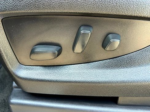 Used 2018 Chevrolet Suburban LT image 13