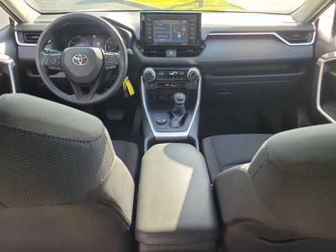 Used 2022 Toyota RAV4 LE AWD/4WD image 15