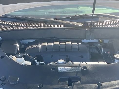 Used 2017 Chevrolet Traverse LT image 29