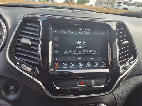 Used 2022 Jeep Cherokee Limited image 20