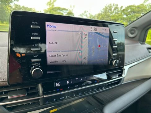 Used 2021 Toyota Sienna Platinum FWD image 25