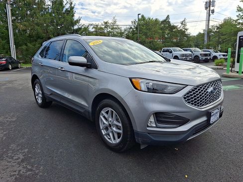 Used 2023 Ford Edge SEL w/ Convenience Package AWD/4WD image 3
