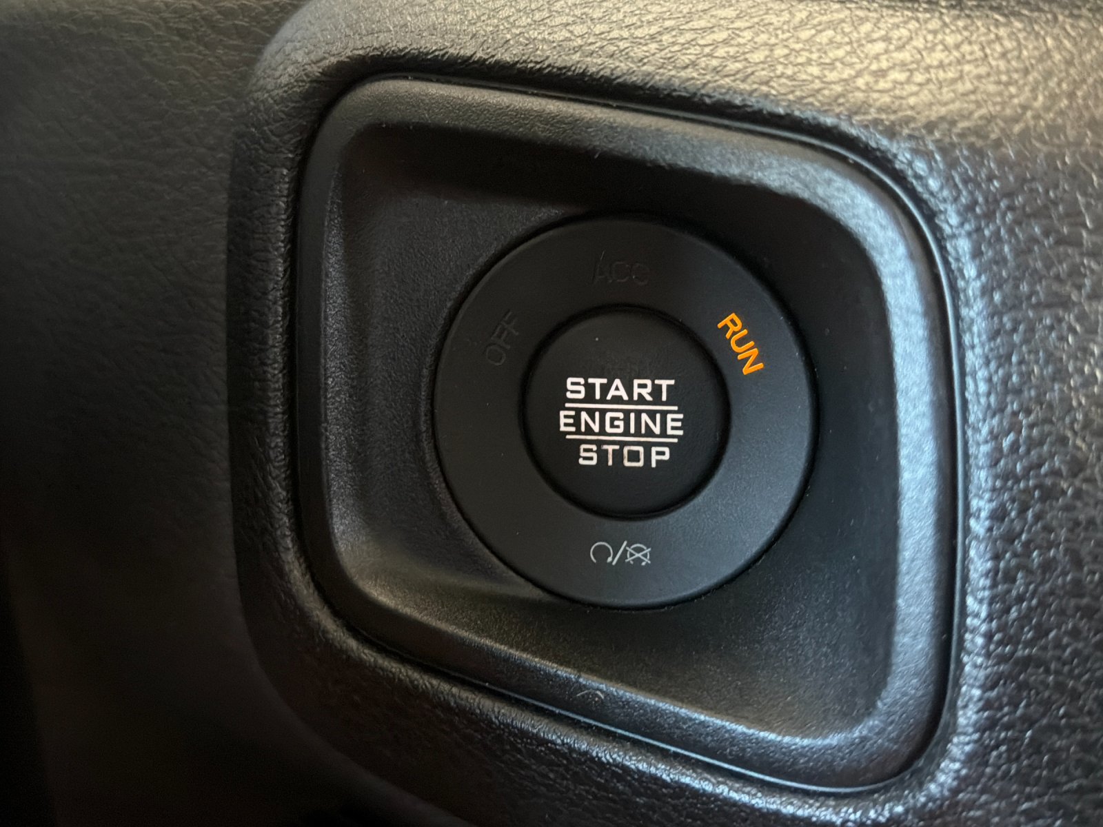 Used 2025 Jeep Wrangler Unlimited Sport AWD/4WD image 25