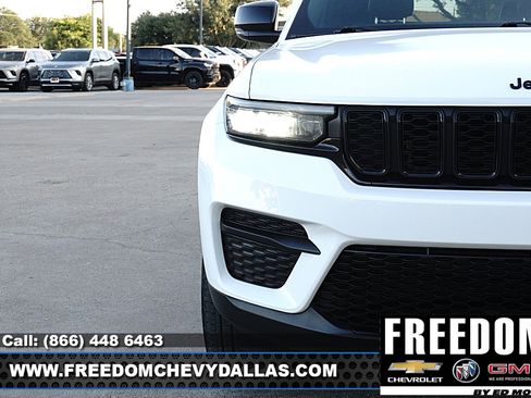 Used 2024 Jeep Grand Cherokee Altitude RWD image 40