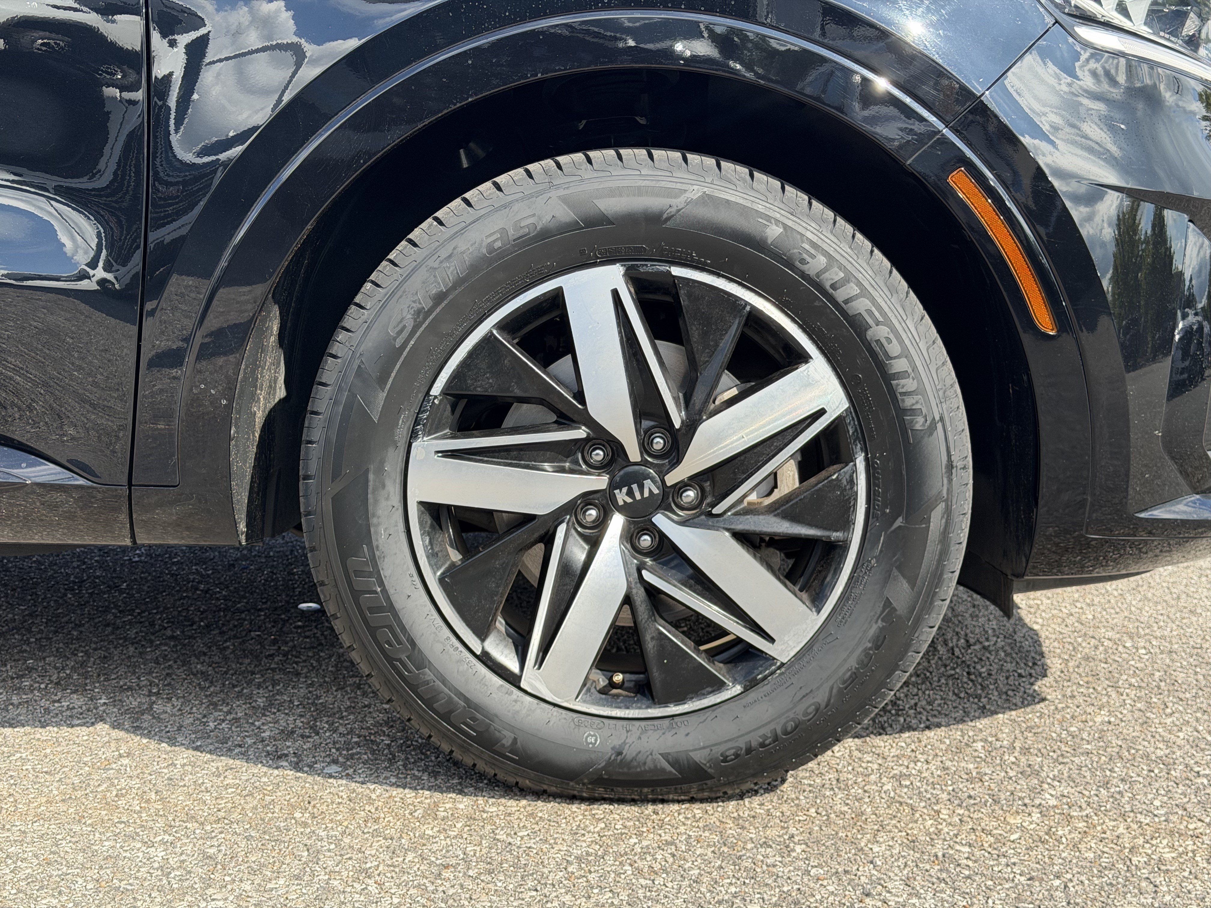 Used 2021 Kia Sorento EX FWD image 13