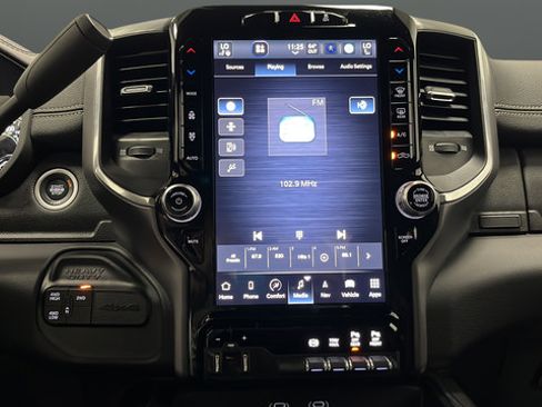 Used 2024 RAM 2500 Laramie w/ Night Edition AWD/4WD image 28
