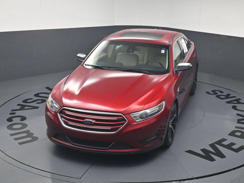 Used 2015 Ford Taurus Limited w/ Equipment Group 301A AWD/4WD image 32